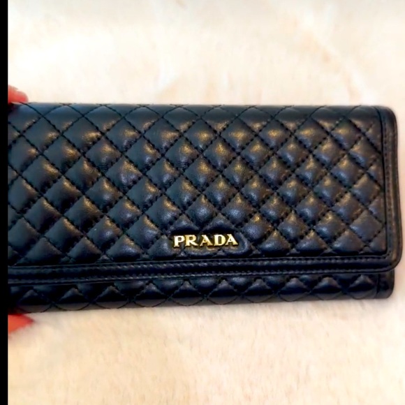 Authentic Prada Diamond Quilted Continental Wallet - Picture 3 of 12
